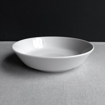 Essentielle plate white