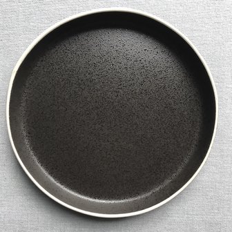 Bristol plate black 17 cm