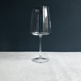 Essential red wine glass