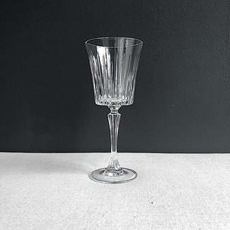 Red wine glass Timeless