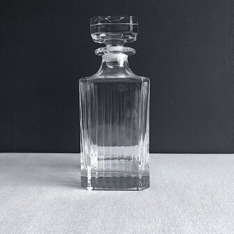 Timeless whisky carafe