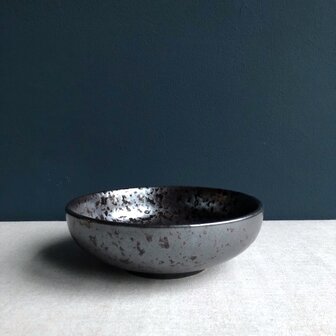 Oxido Black bowl 18 cm [RENTAL]
