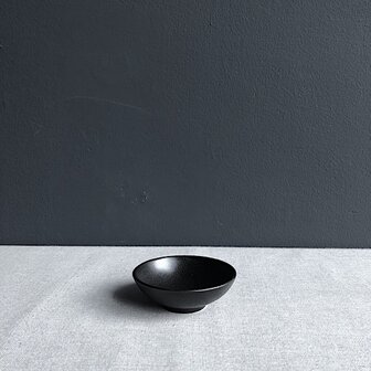 Black Dusk bowl 7.5 cm