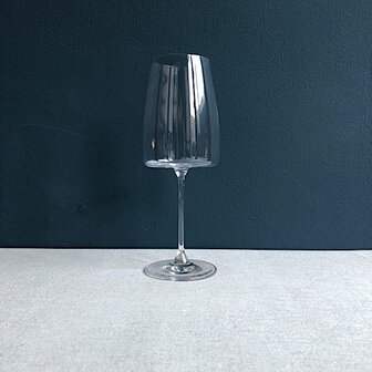 Villa red wine glass