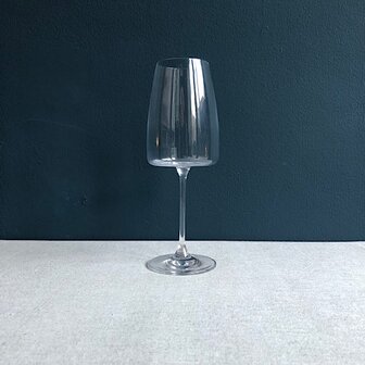 Villa white wine glass