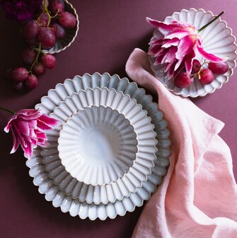 Bord White Lotus 20 cm [VERHUUR]