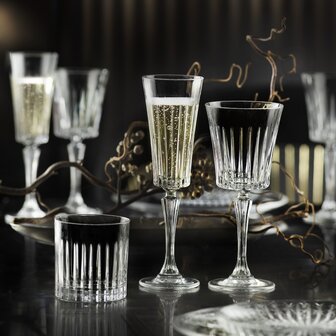 Red wine glass Timeless