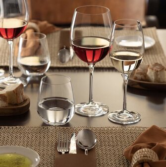 Wijnglas rood Invino [VERHUUR]