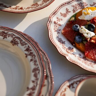 Cyril Burgundy plate 27 cm
