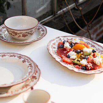 Cyril Burgundy deep plate 23 cm [RENTAL]