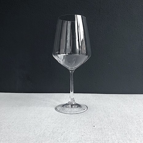 Red wine glass Aria