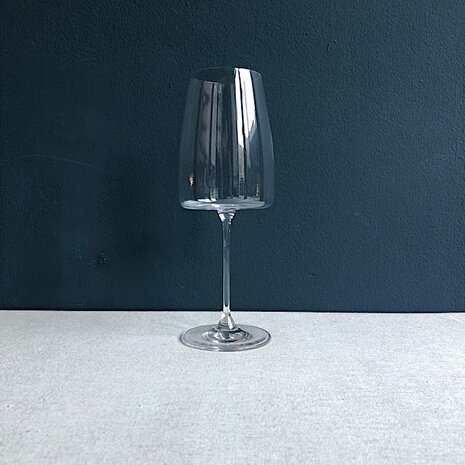 Villa red wine glass