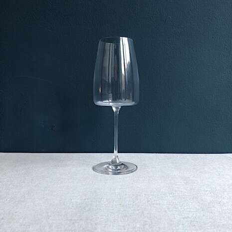 Villa white wine glass