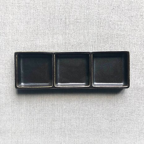 Black Ceres plate 24x8 cm