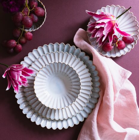 White Lotus plate 25 cm [RENTAL