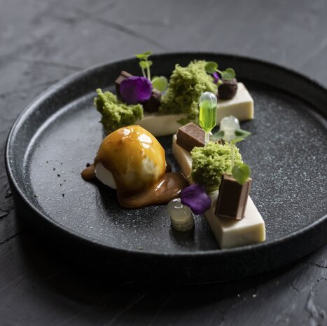 Bristol Black/Blue plate 17 cm