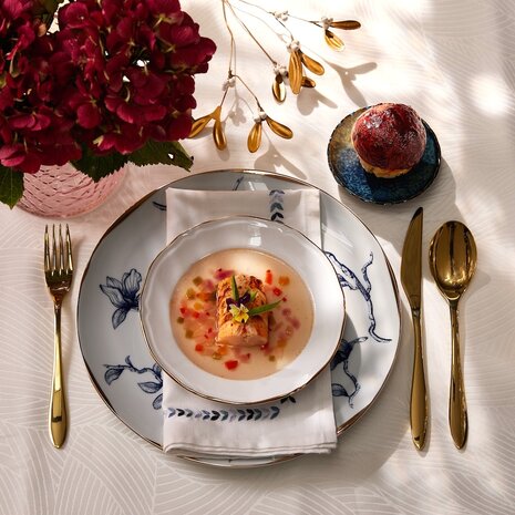 Gioia Gold table knife [RENTAL]