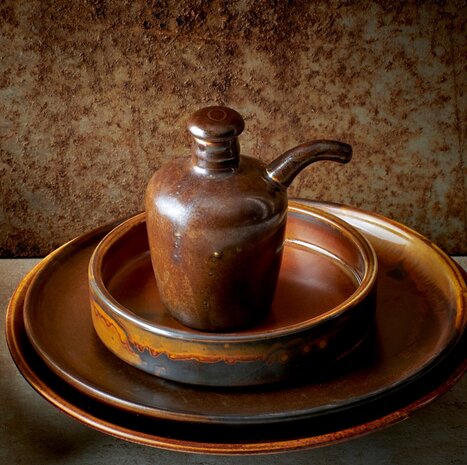 Escura Metallic oil/vinegar bottle [RENTAL]