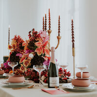 Extra indruk maken met je Kersttafel? Huur het servies van Representable!