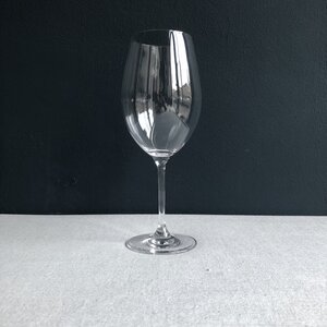 IV Veritas Bordeaux glass [RENTAL]